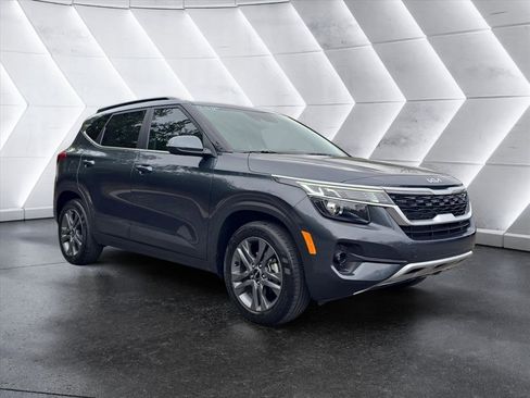 Used 2023 Kia Seltos S w/ Navigation Package image 7