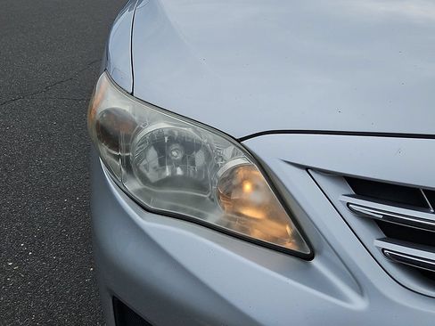 Used 2013 Toyota Corolla LE FWD image 10