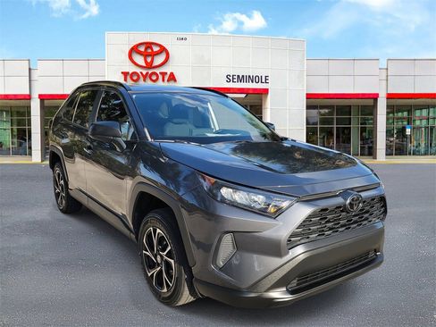 Used 2021 Toyota RAV4 LE image 2