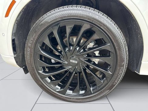 Used 2022 Lincoln Aviator Reserve w/ Equipment Group 201A AWD/4WD image 8