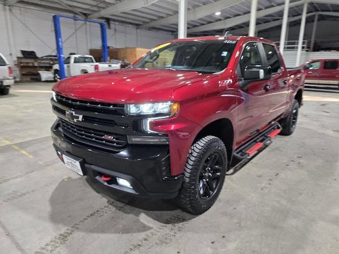 Used 2021 Chevrolet Silverado 1500 LT Trail Boss w/ Convenience Package II image 2