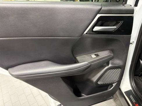 Used 2024 Mitsubishi Outlander SE FWD image 26