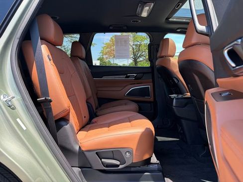 Used 2025 Kia Telluride EX X-Line AWD/4WD image 9