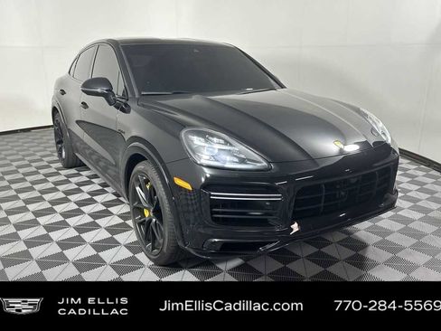 Used 2022 Porsche Cayenne Turbo S image 1