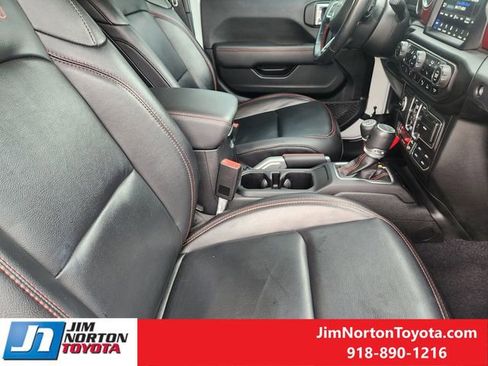 Used 2021 Jeep Gladiator Rubicon AWD/4WD image 15