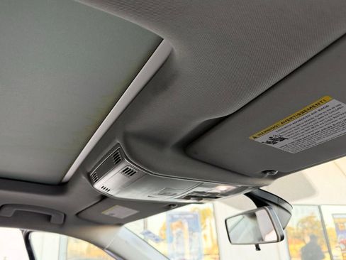 Used 2019 Volkswagen Tiguan SE w/ Panoramic Sunroof Package image 30