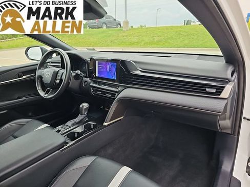 Used 2025 Toyota Camry SE FWD image 29