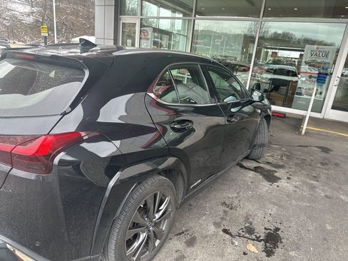 Used 2022 Lexus UX 250h F Sport w/ F Sport Premium Package image 9