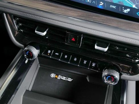 Used 2025 Chevrolet Tahoe LT w/ Comfort Package image 15