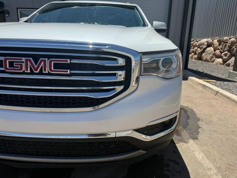 Used 2018 GMC Acadia SLT AWD/4WD image 16