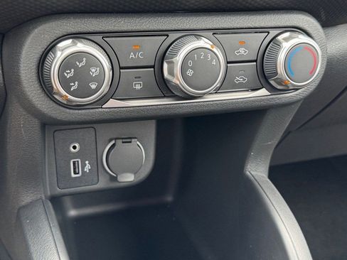 New 2025 Nissan Kicks Play S image 16