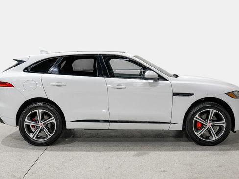 Used 2017 Jaguar F-PACE S image 5