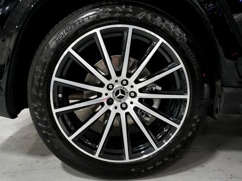 Used 2024 Mercedes-Benz GLS 580 4MATIC image 26