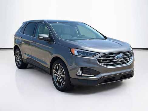 Used 2024 Ford Edge Titanium w/ Equipment Group 301A AWD/4WD image 3