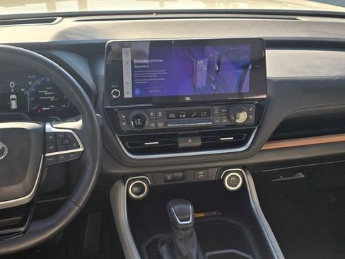 Used 2024 Toyota Grand Highlander XLE image 18