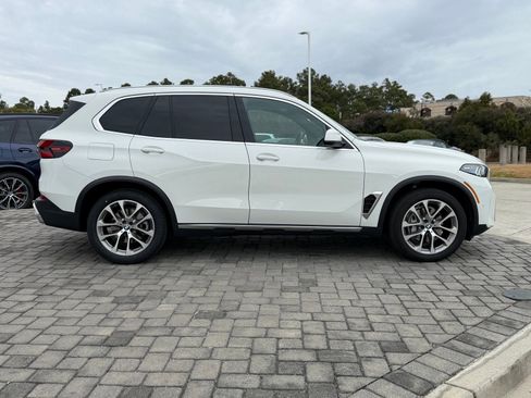 Certified 2024 BMW X5 sDrive40i w/ Premium Package image 8