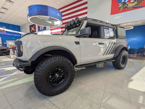 New 2025 Ford Bronco Big Bend w/ Black Diamond Package AWD/4WD image 8