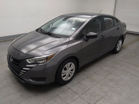 Used 2025 Nissan Versa S w/ Trunk Package image 2