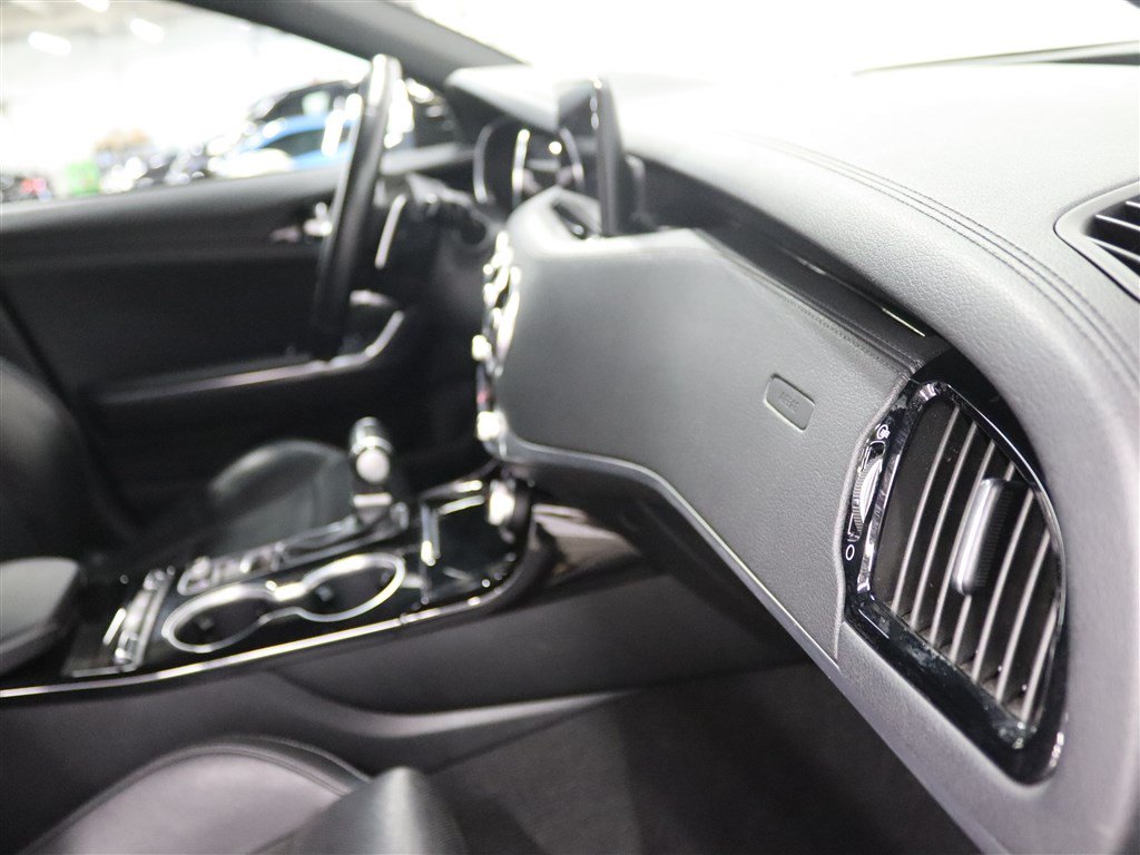 Used 2022 Kia Stinger GT-Line RWD image 31