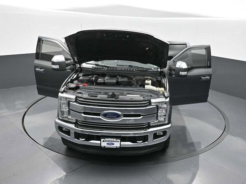 Used 2019 Ford F250 Lariat w/ Chrome Package image 32