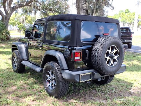 Used 2019 Jeep Wrangler Sport AWD/4WD image 3