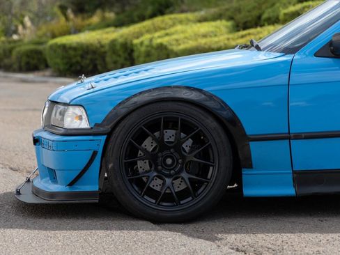 Used 1994 BMW 325i Sedan image 8