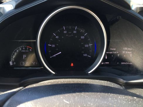 Used 2018 Honda Fit EX image 2