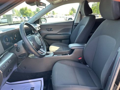 Used 2025 Hyundai Kona SEL FWD image 18