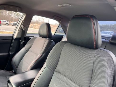 Used 2017 Toyota Camry SE image 12