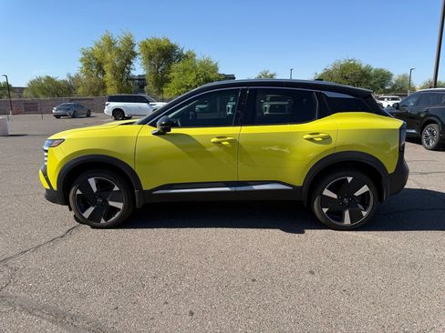 Used 2025 Nissan Kicks SR FWD image 8