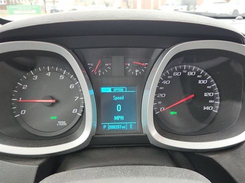 Used 2017 Chevrolet Equinox LT w/ Convenience Package image 18