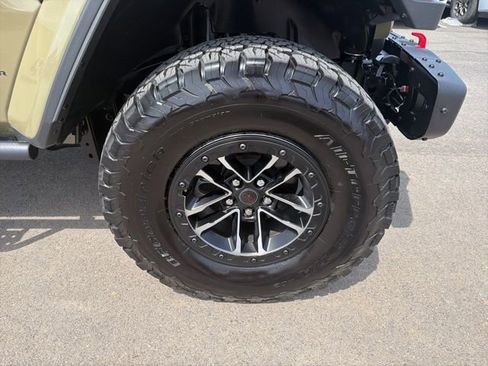 Used 2025 Jeep Wrangler Unlimited Rubicon image 6