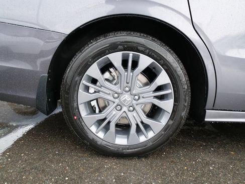 New 2026 Honda Odyssey Touring image 9