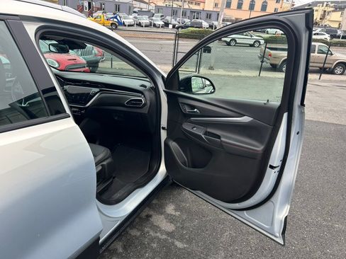 Used 2023 Chevrolet Bolt EUV LT w/ Convenience Package FWD image 34