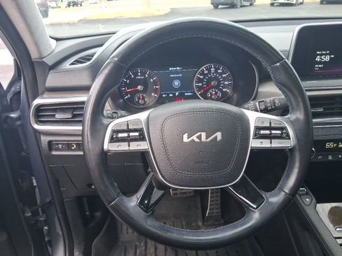 Used 2022 Kia Telluride SX w/ SX Prestige Package image 19