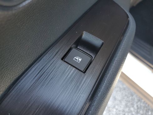 Used 2025 Nissan Kicks SV FWD image 13
