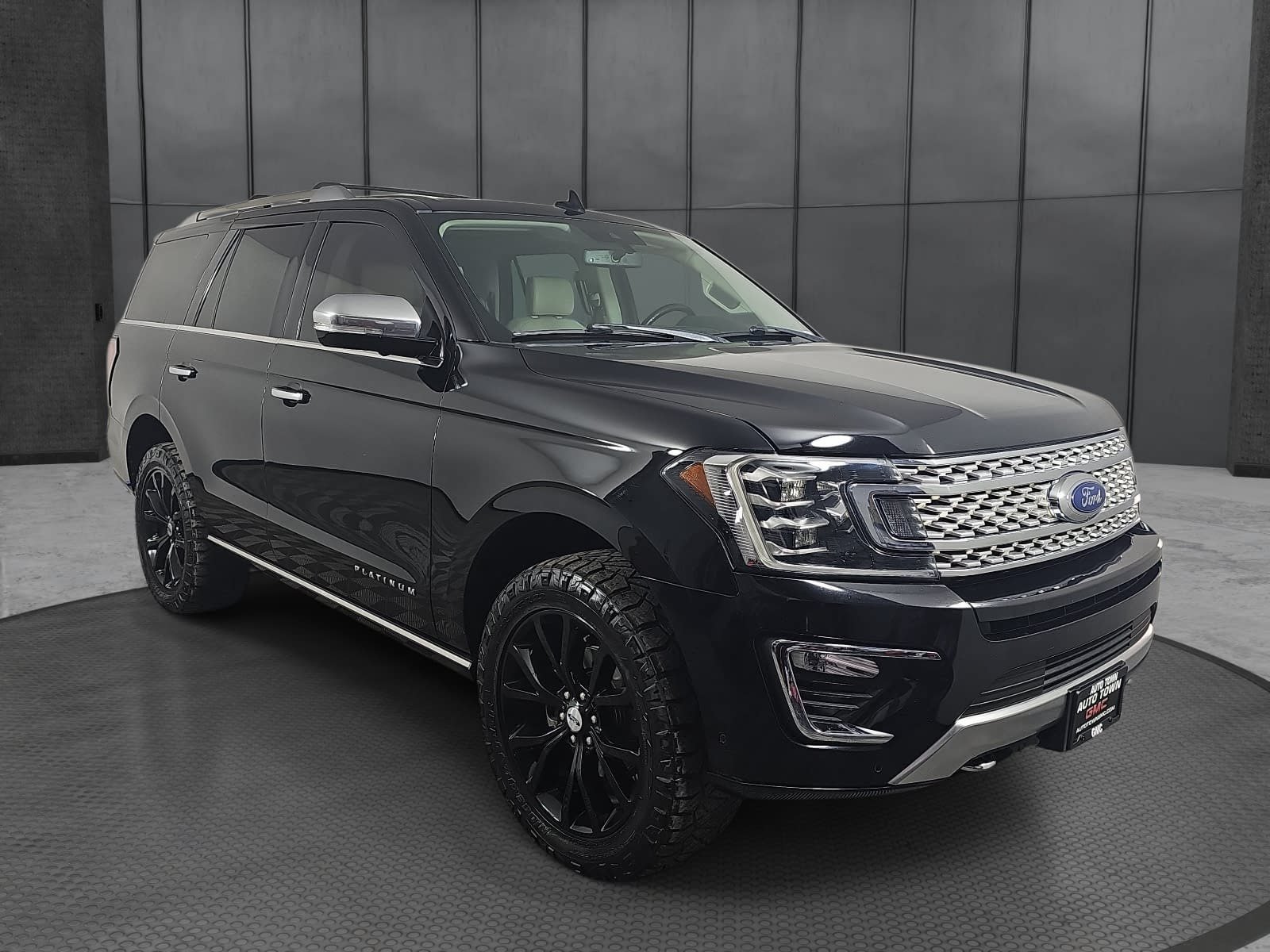 Used 2019 Ford Expedition Platinum AWD/4WD image 3