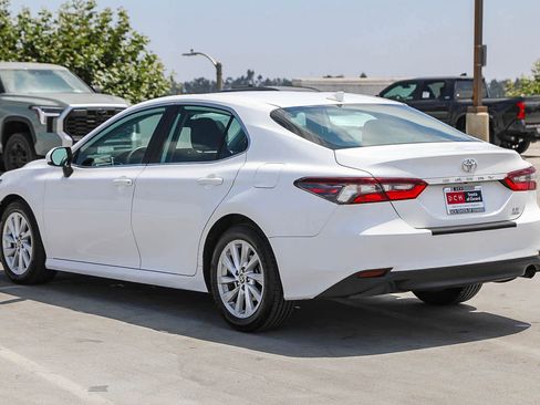 Certified 2022 Toyota Camry LE AWD/4WD image 8