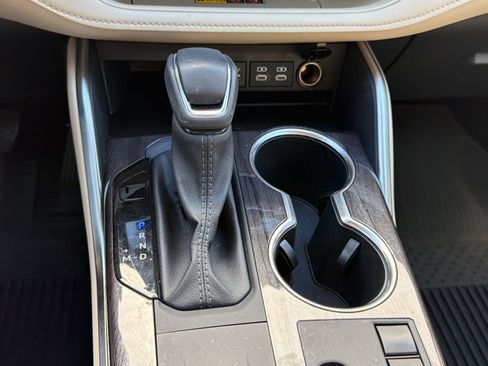 Certified 2025 Toyota Highlander Limited FWD image 23