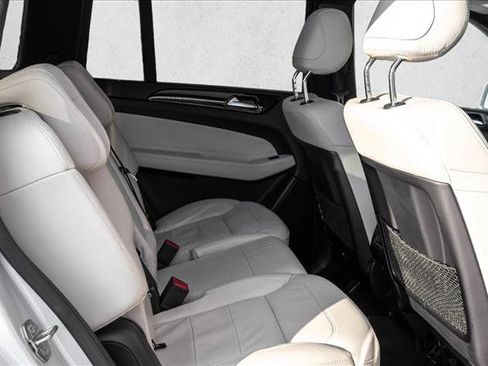 Used 2018 Mercedes-Benz GLS 450 4MATIC image 26