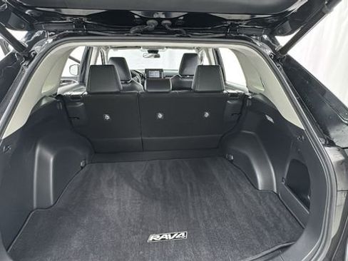 Used 2019 Toyota RAV4 XLE Premium image 15