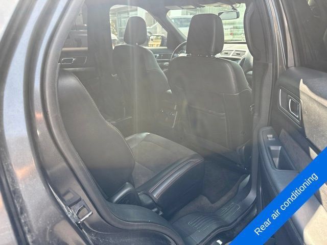 Used 2018 Ford Explorer XLT w/ Equipment Group 202A FWD image 11