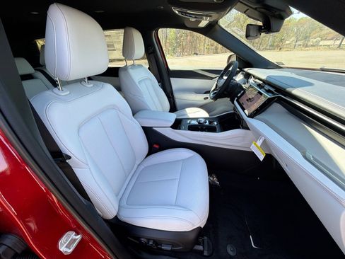 New 2026 Jeep Cherokee Limited image 25