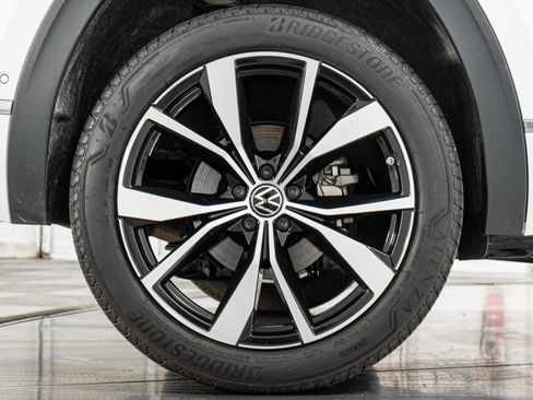 Used 2024 Volkswagen Atlas Cross Sport SEL Premium R-Line AWD/4WD image 43