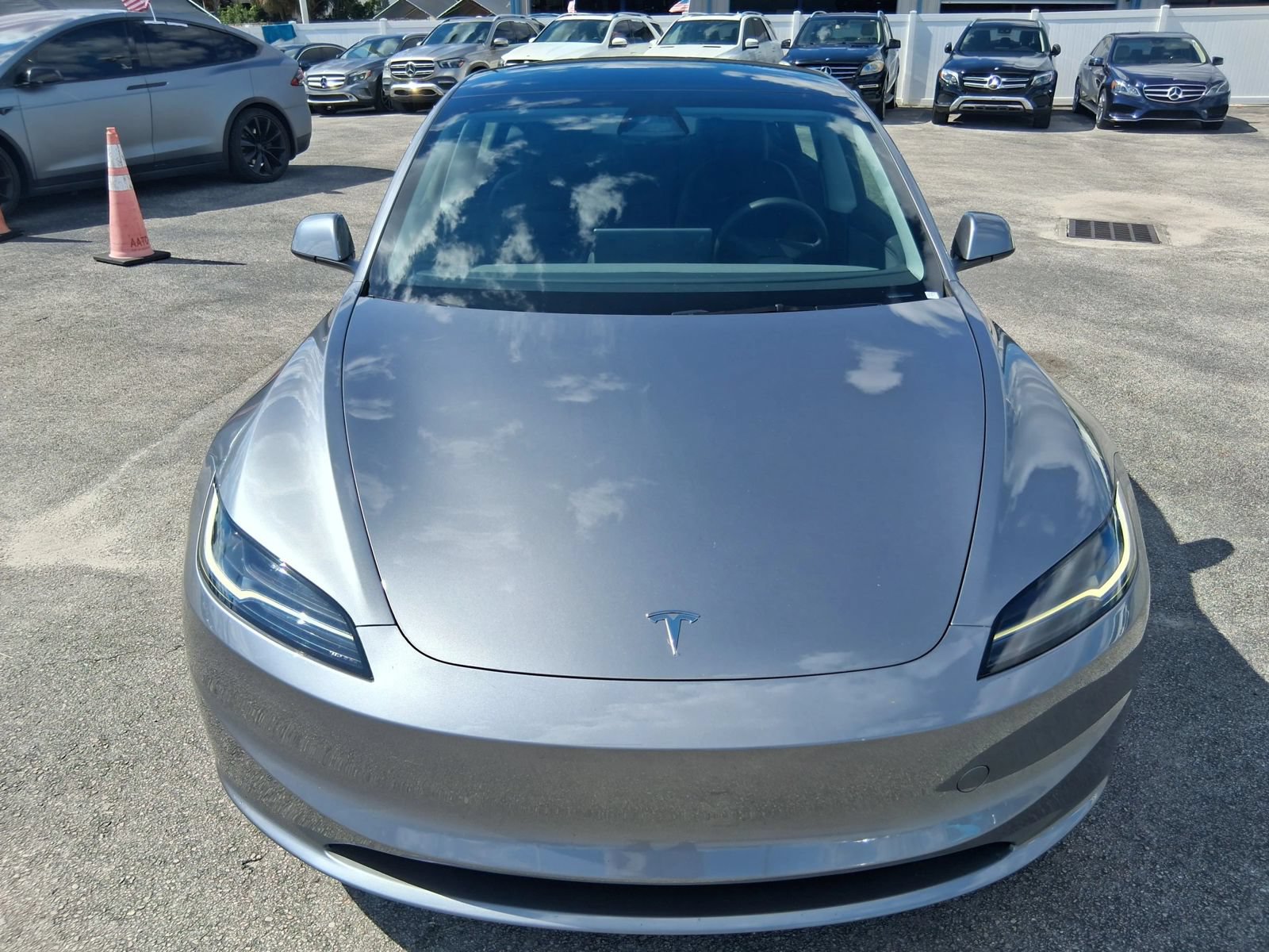 Used 2025 Tesla Model 3 RWD image 2