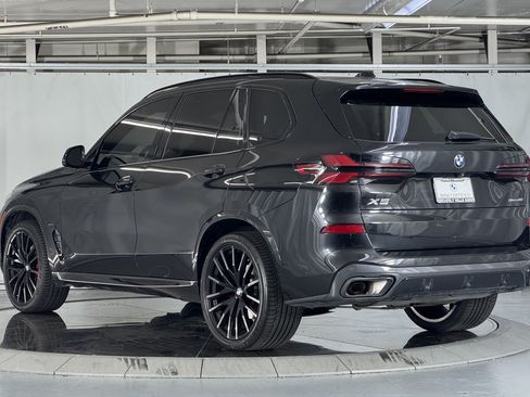 Certified 2024 BMW X5 sDrive40i w/ M Sport Package RWD image 3