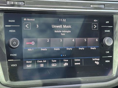 Used 2019 Volkswagen Tiguan SE w/ Panoramic Sunroof Package image 15