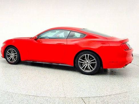 Used 2017 Ford Mustang Coupe image 7