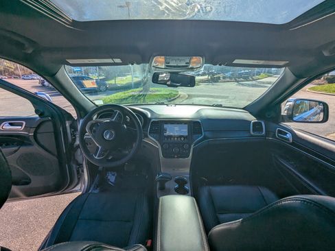 Used 2014 Jeep Grand Cherokee Limited w/ Trailer Tow Group IV image 12