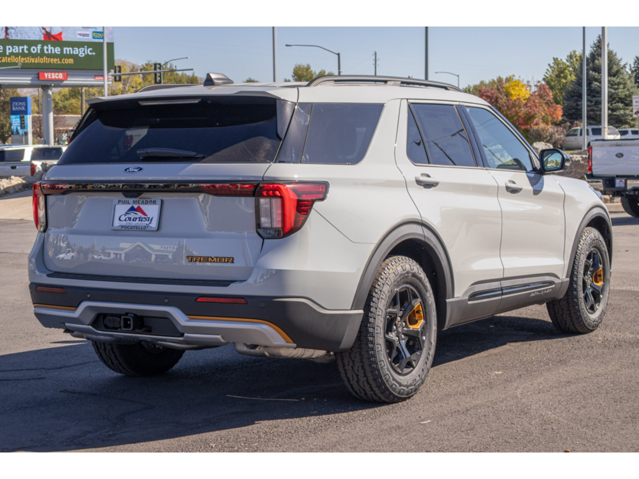 New 2027 Ford Explorer Tremor w/ Tremor Convenience Package AWD/4WD image 3